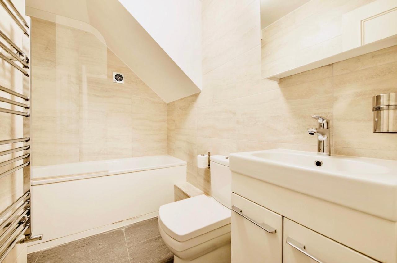 Spacious & Charming Garden Flat -Zone 2- Great For Central London Access エクステリア 写真